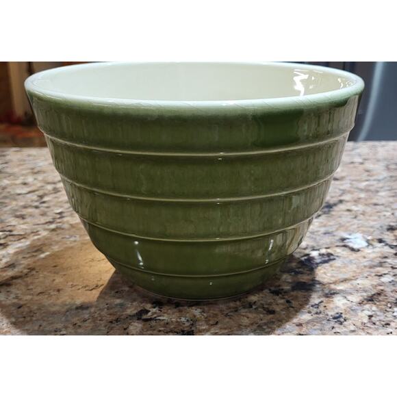 Crate & Barrel Green Bowl 7" D and 4 1/2" Tall - Portugal - Picture 3 of 16